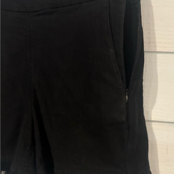 Banana Republic Black Linen High
Waist Tassel Shorts with Side Zip Size 0 - Picture 8 of 10